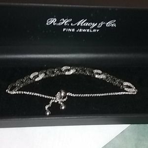 Fine Black and White Diamond White Gold Bracelet.